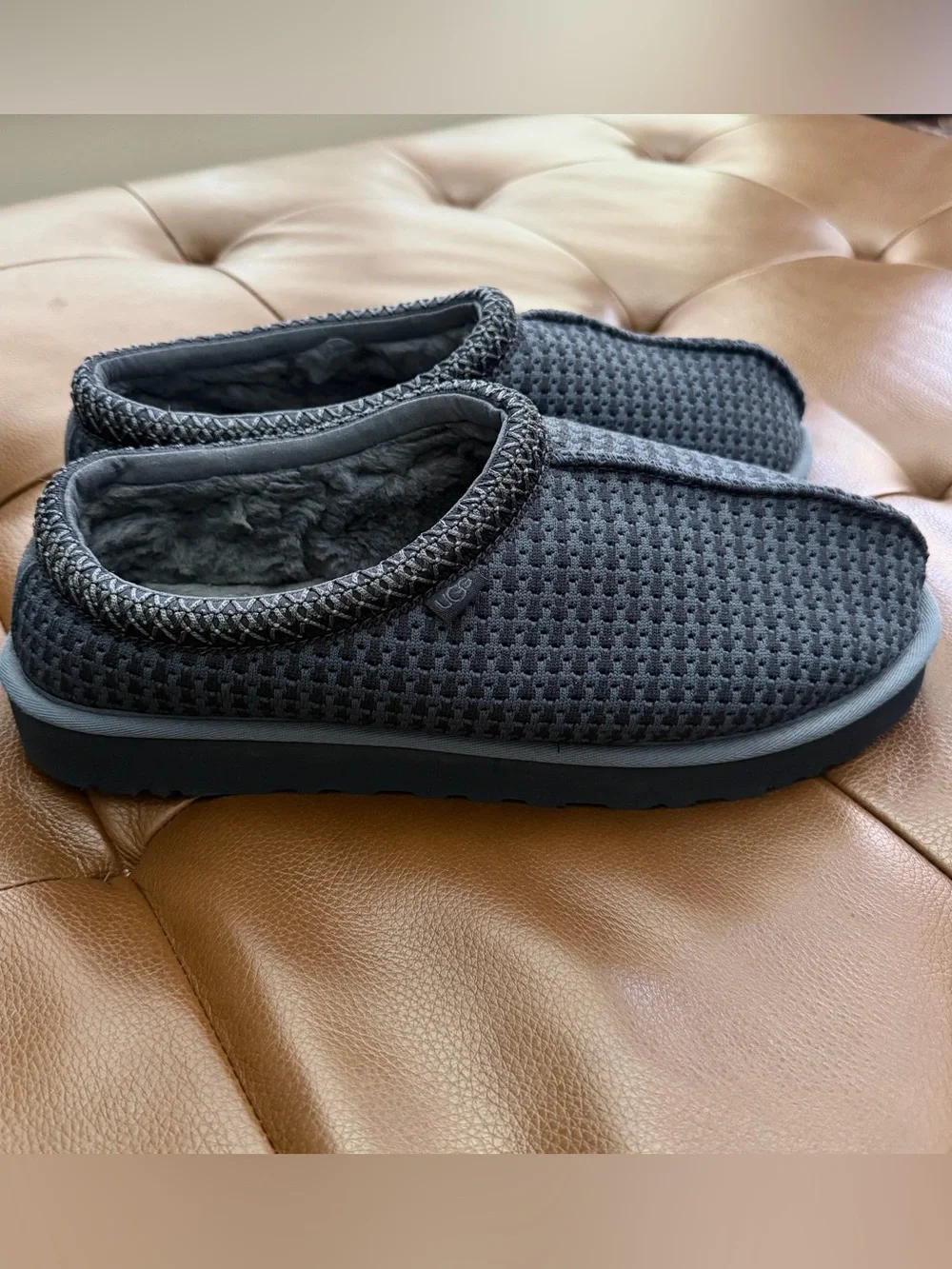 UGG Plush Navy Men’s Slip-Ons  EUC 12